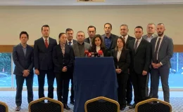 İYİ Parti yönetiminden 16 kişi “Kral Çıplak, Akşener timsah gözyaşı döküyor” diyerek istifa etti