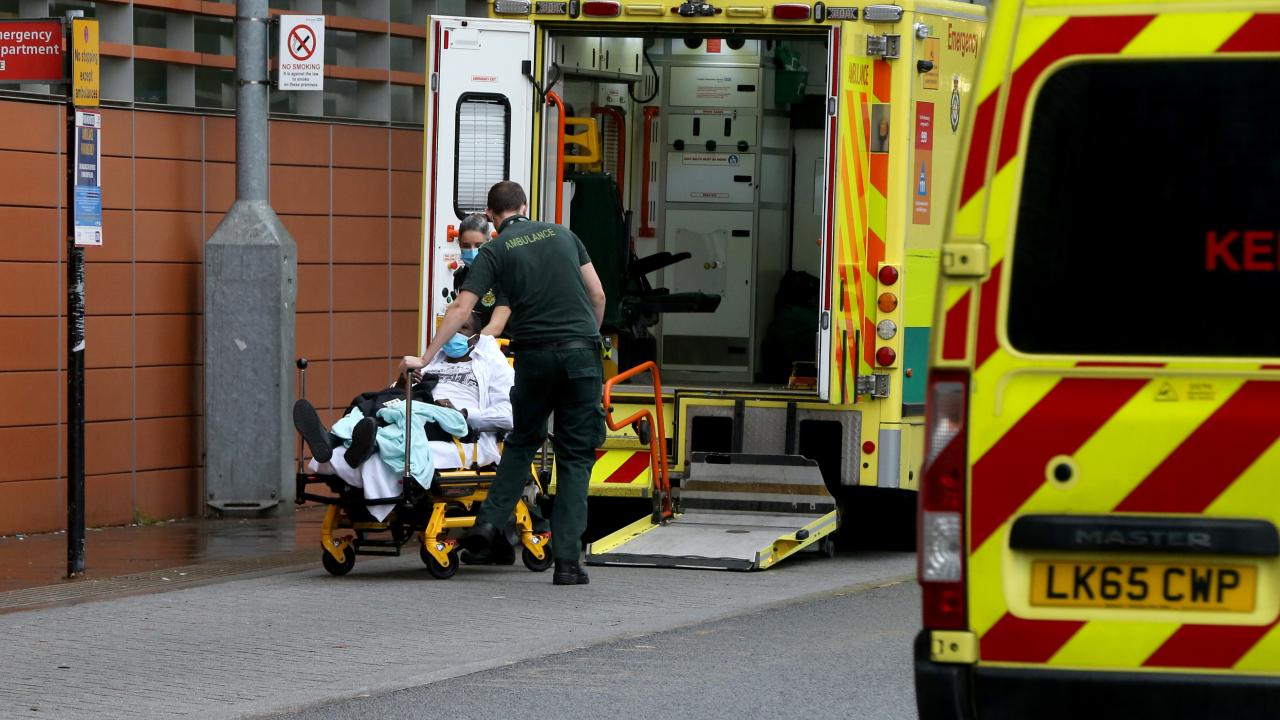 İngiltere’de sağlık krizi: Tuvaletlerde hasta bakılıyor