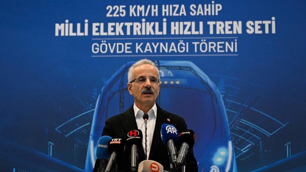 SAATTE 225 KM HIZ! Yerli elektrikli trende ilk kaynak
